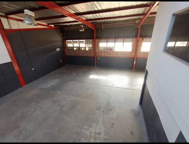 INDUSTRIAL PROPERTY TO RENT IN STRYDOM PARK